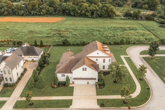 3061 Allenwood Dr, Thompsons Station, TN 37179