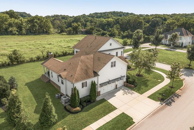 3061 Allenwood Dr, Thompsons Station, TN 37179