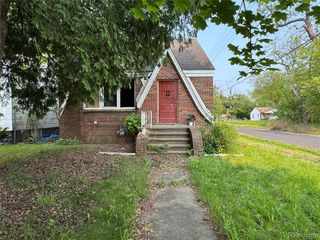 15379 Dolphin Street, Detroit, MI 48223