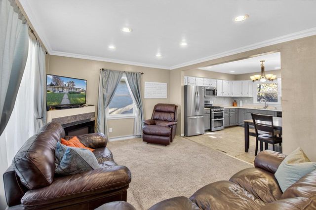 1123 Montclair DRIVE, Racine, WI 53402