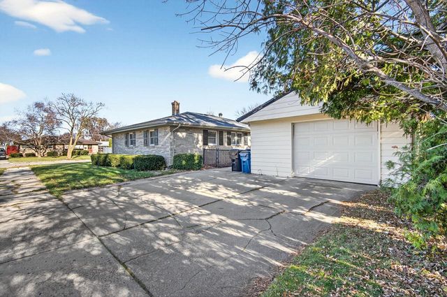 1123 Montclair DRIVE, Racine, WI 53402