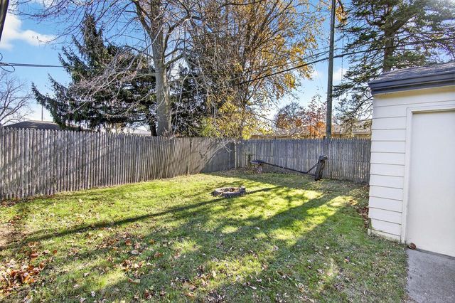 1123 Montclair DRIVE, Racine, WI 53402