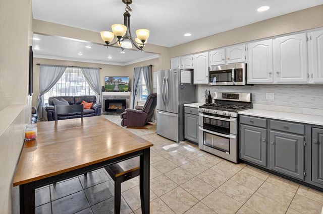 1123 Montclair DRIVE, Racine, WI 53402