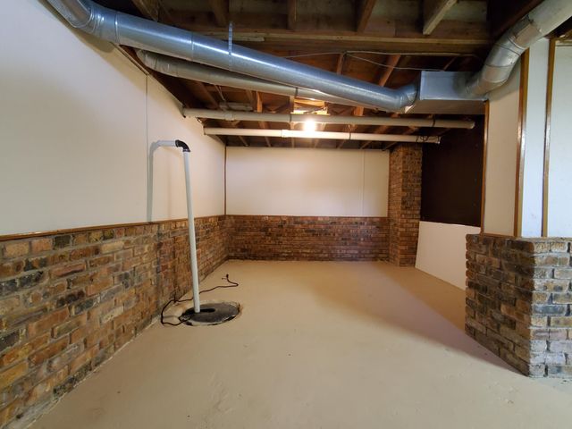 201 W Halleck Street, Morocco, IN 47963