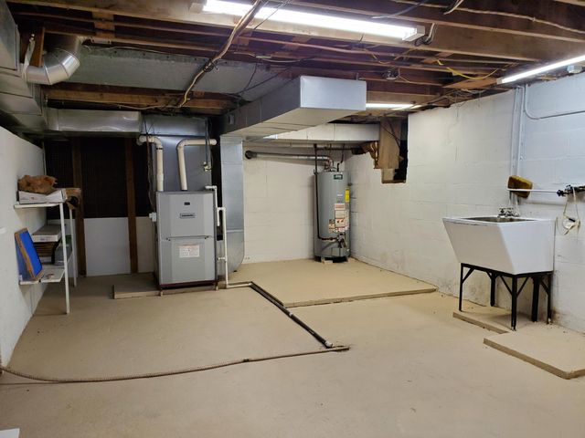 201 W Halleck Street, Morocco, IN 47963