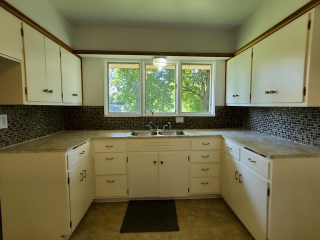 201 W Halleck Street, Morocco, IN 47963