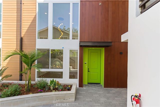 176 N. Catalina Avenue 104, Pasadena, CA 91106