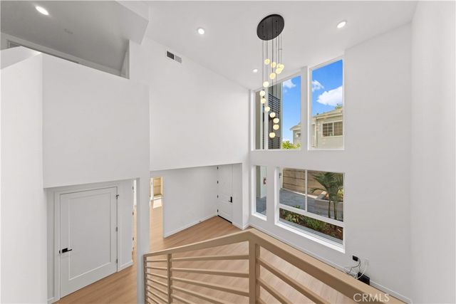 176 N. Catalina Avenue 104, Pasadena, CA 91106