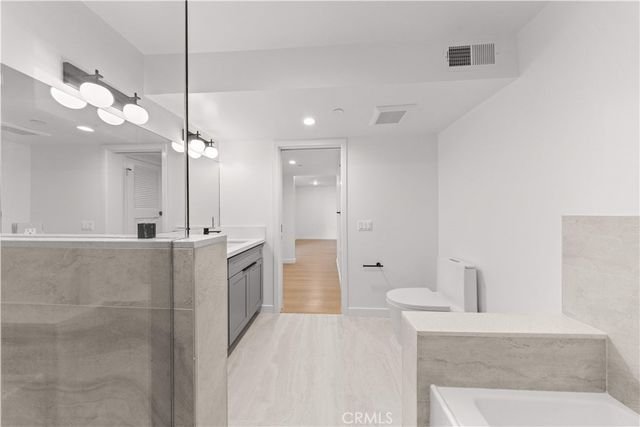 176 N. Catalina Avenue 104, Pasadena, CA 91106
