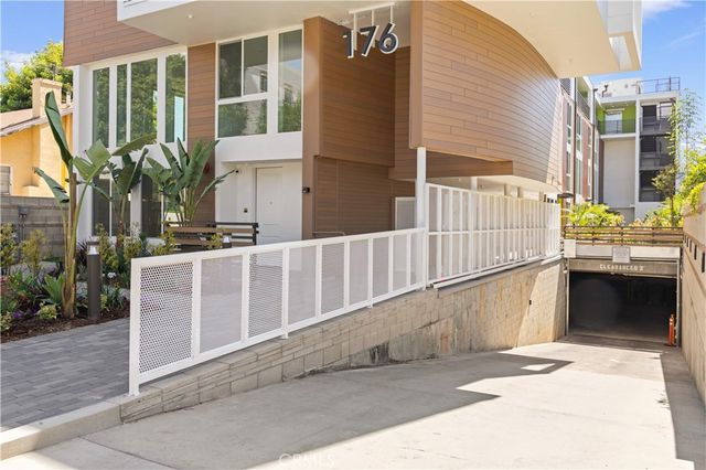 176 N. Catalina Avenue 104, Pasadena, CA 91106