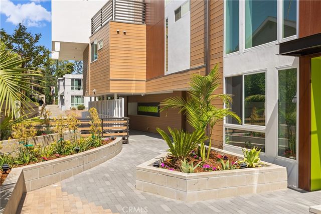 176 N. Catalina Avenue 104, Pasadena, CA 91106