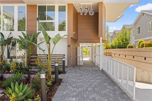 176 N. Catalina Avenue 104, Pasadena, CA 91106