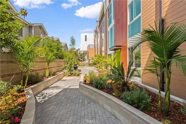 176 N. Catalina Avenue 104, Pasadena, CA 91106
