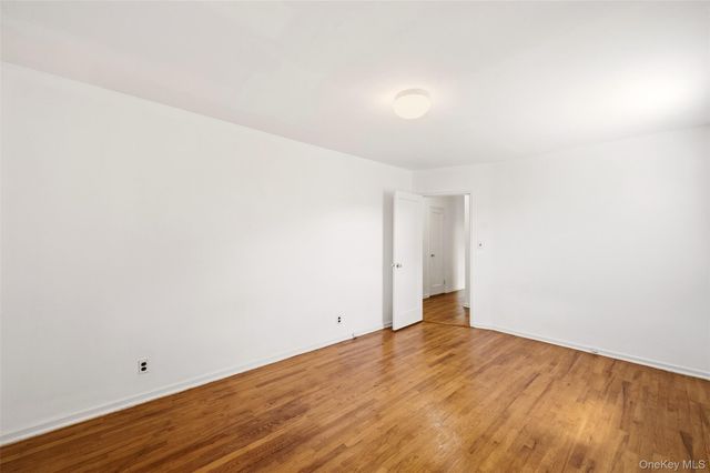 200 N Village Avenue D7, Rockville Centre, NY 11570