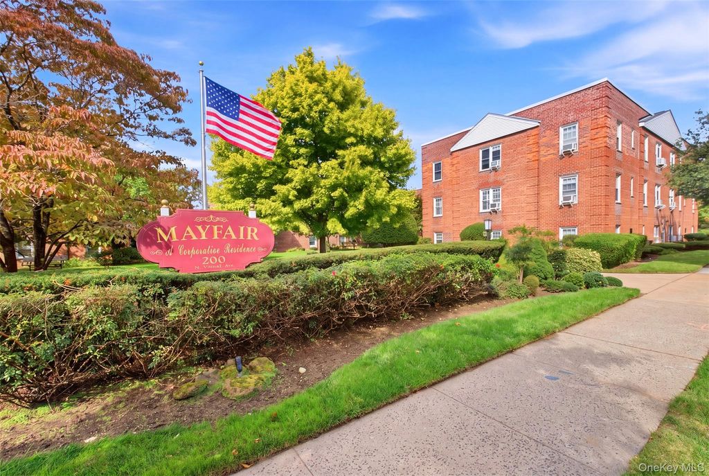 200 N Village Avenue D7, Rockville Centre, NY 11570 — exterior