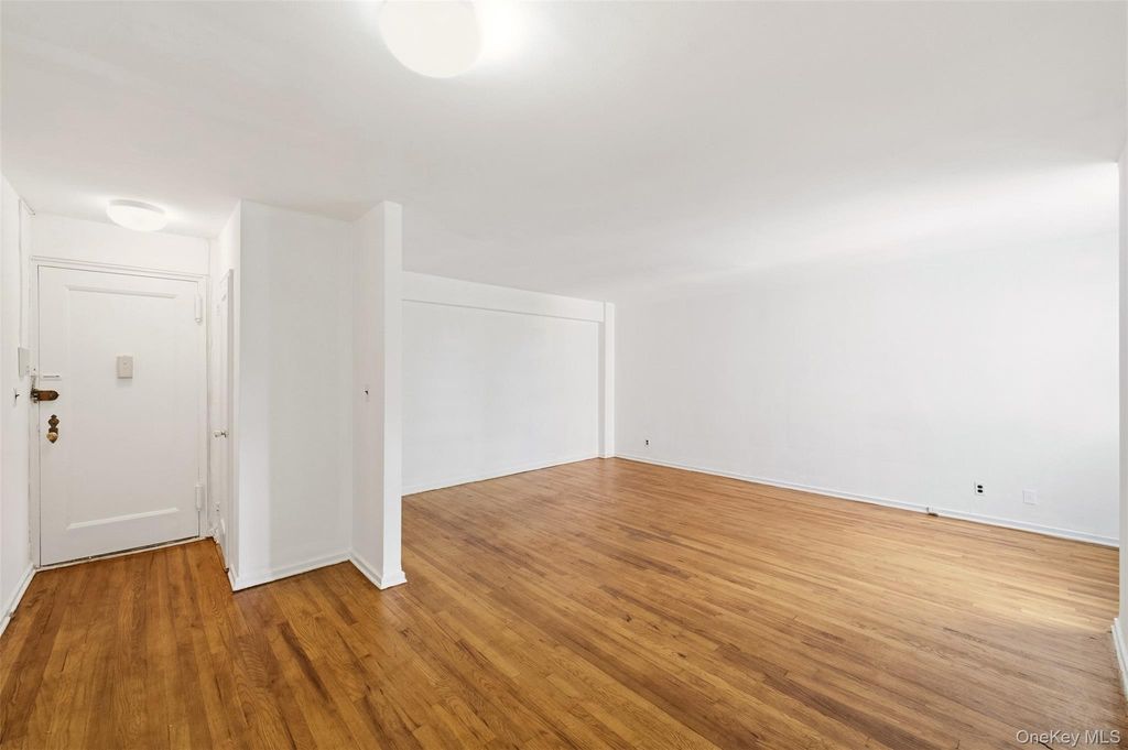 200 N Village Avenue D7, Rockville Centre, NY 11570 — photo 4