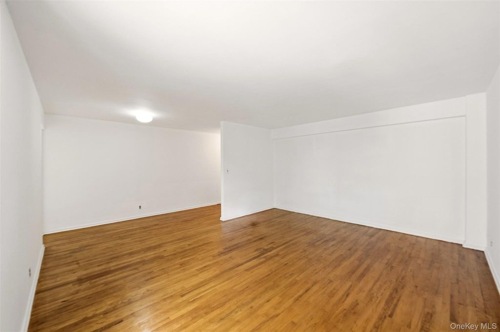 200 N Village Avenue D7, Rockville Centre, NY 11570 — photo 5
