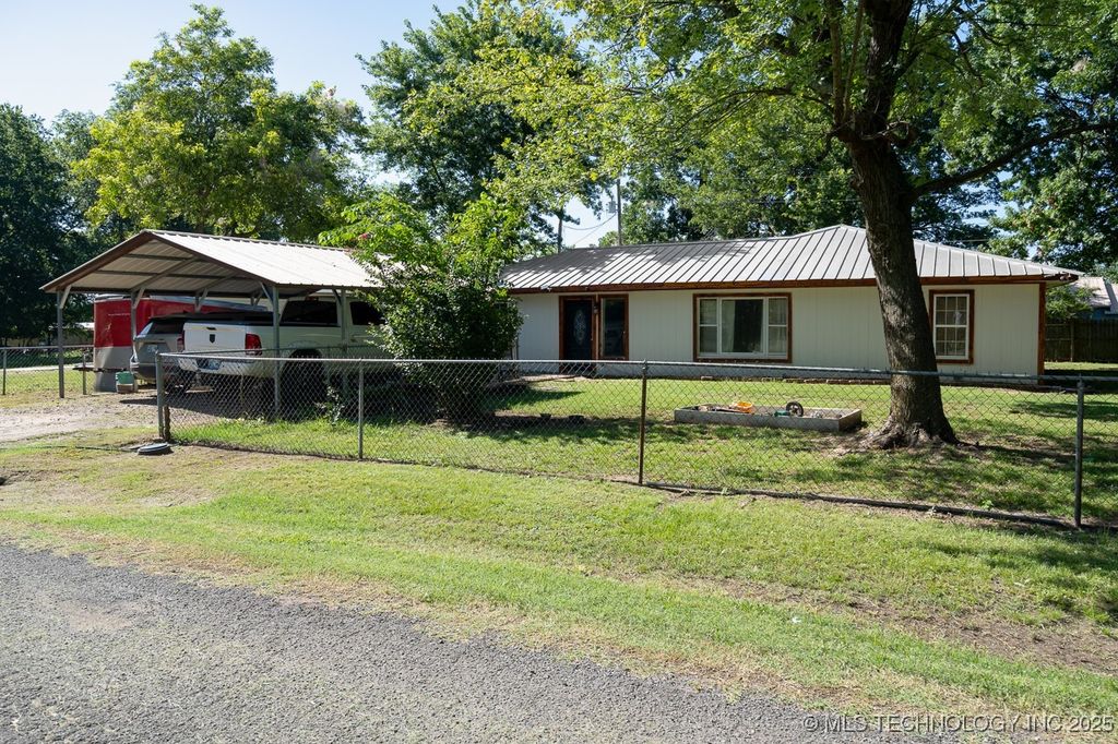 31580 E 684 Drive, Wagoner, OK 74467