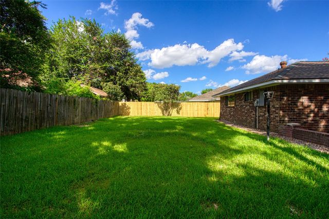 7410 Sawmill Trail, Houston, TX 77040