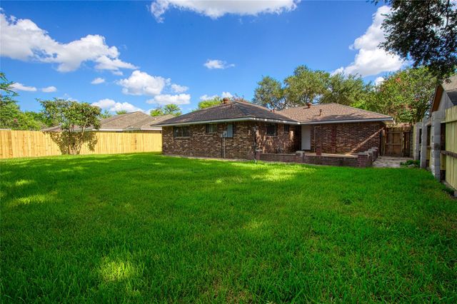 7410 Sawmill Trail, Houston, TX 77040
