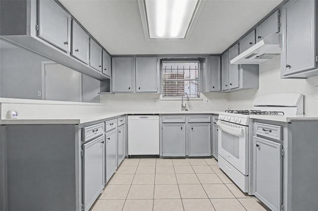 7410 Sawmill Trail, Houston, TX 77040