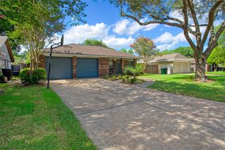 7410 Sawmill Trail, Houston, TX 77040