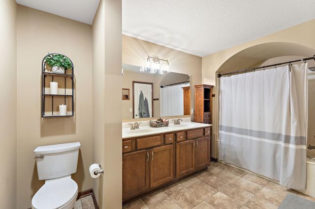 12449 Flanders Court NE G, Blaine, MN 55449