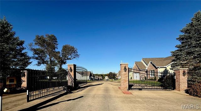 75 Butterfield Drive, Farmington, MO 63640