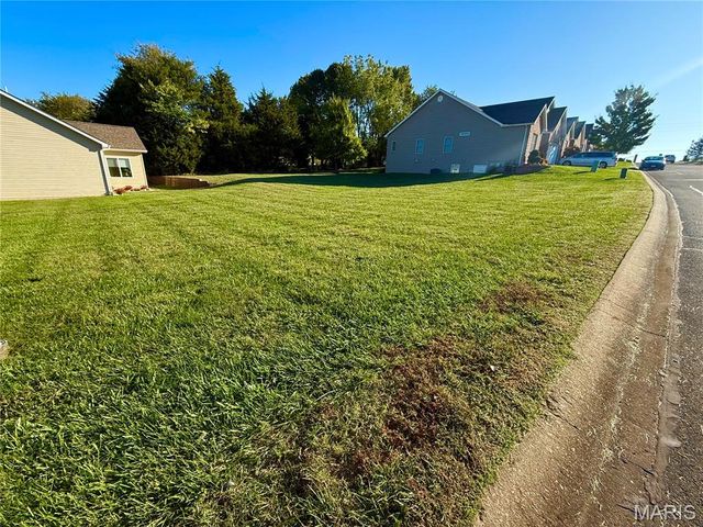 75 Butterfield Drive, Farmington, MO 63640