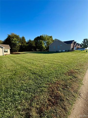 75 Butterfield Drive, Farmington, MO 63640