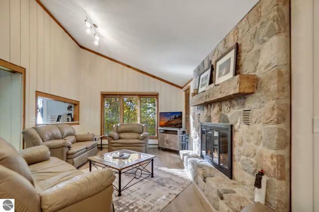 6211 Eagles Nest Court, Bellaire, MI 49615