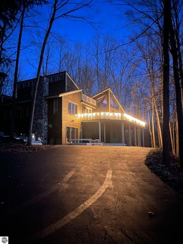 6211 Eagles Nest Court, Bellaire, MI 49615