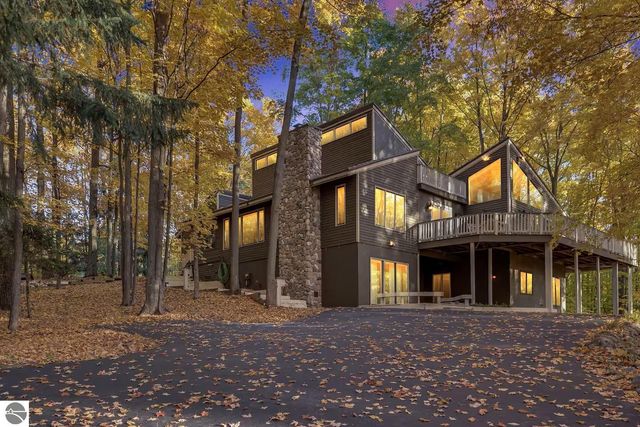 6211 Eagles Nest Court, Bellaire, MI 49615