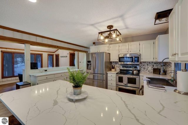 6211 Eagles Nest Court, Bellaire, MI 49615