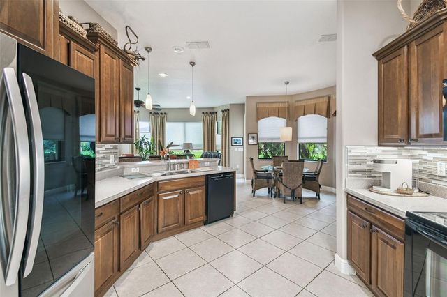 861 BELLA VIANA ROAD, Kissimmee, FL 34759