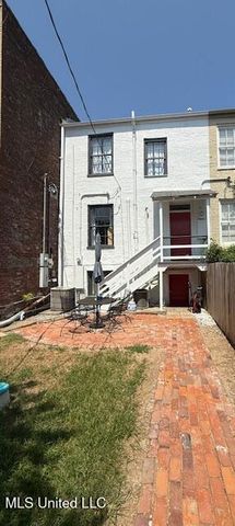129 S Commerce Street, Natchez, MS 39120