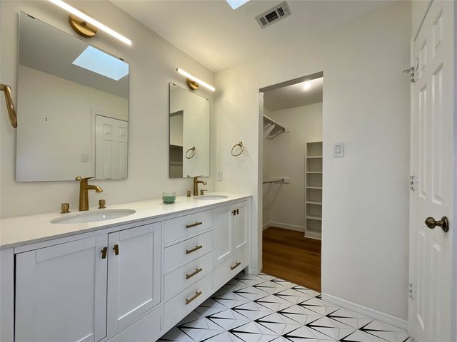 3705 Cobblestone Court, Bedford, TX 76021