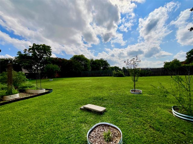 3705 Cobblestone Court, Bedford, TX 76021