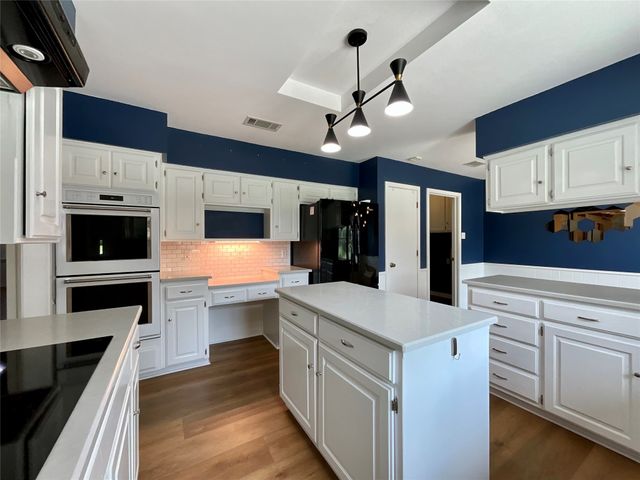 3705 Cobblestone Court, Bedford, TX 76021