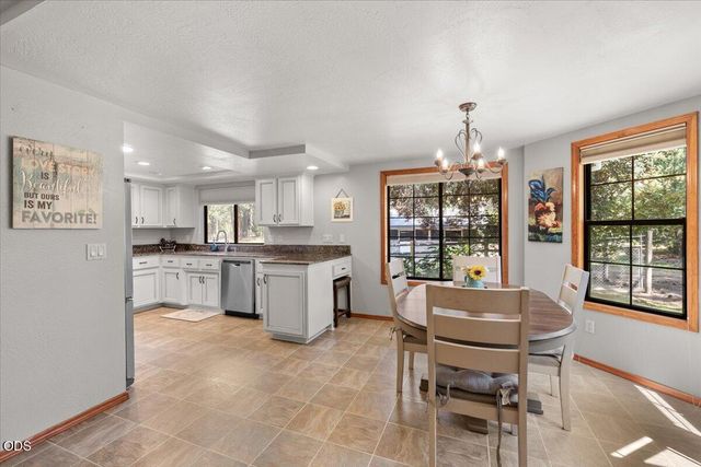 4809 E Evans Creek Road, Rogue River, OR 97537