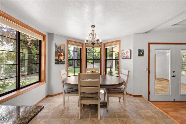 4809 E Evans Creek Road, Rogue River, OR 97537