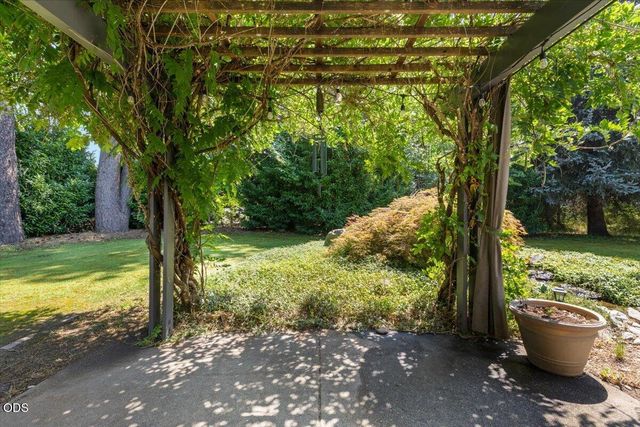 4809 E Evans Creek Road, Rogue River, OR 97537