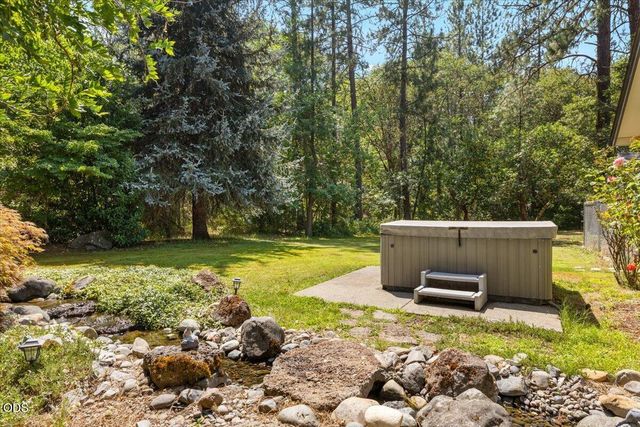 4809 E Evans Creek Road, Rogue River, OR 97537