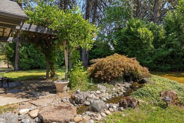4809 E Evans Creek Road, Rogue River, OR 97537