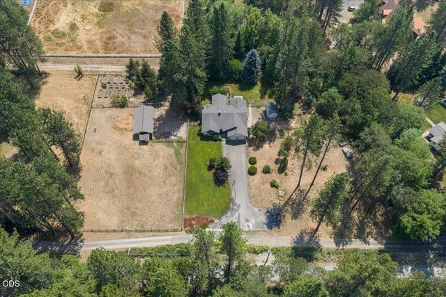 4809 E Evans Creek Road, Rogue River, OR 97537
