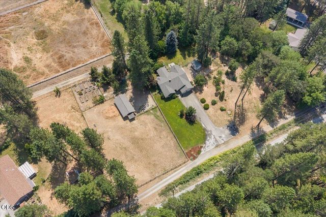 4809 E Evans Creek Road, Rogue River, OR 97537