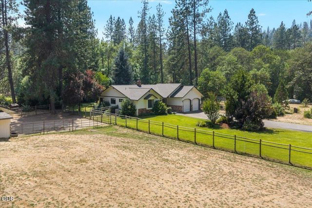 4809 E Evans Creek Road, Rogue River, OR 97537
