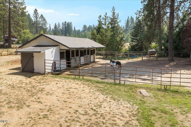 4809 E Evans Creek Road, Rogue River, OR 97537