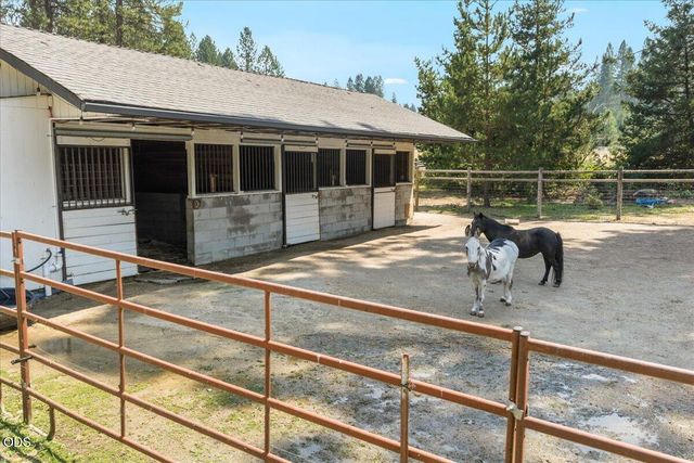 4809 E Evans Creek Road, Rogue River, OR 97537