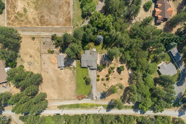 4809 E Evans Creek Road, Rogue River, OR 97537